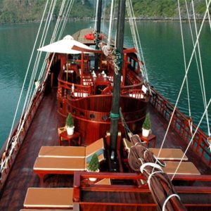 La baie d'Halong en jonque - Apogée Voyages