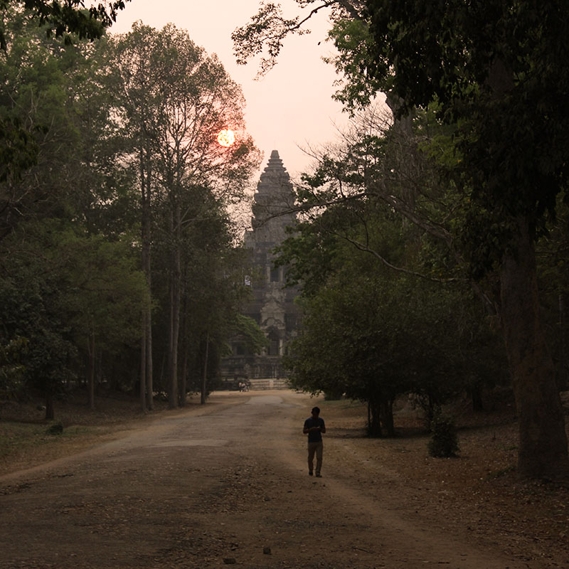 cambodge siem reap ankor wat sunset hiker - Apogée voyages